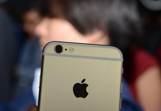 科技名人评苹果新品 老罗王自如批iPhone 6