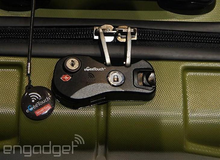 CES 2015：用NFC挂牌打开行李智能锁