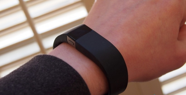 老问题 Fitbit Charge被曝仍存在皮肤过敏现象