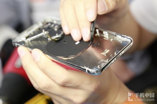 iPhone X拆机解析 双电芯设计引领新方向
