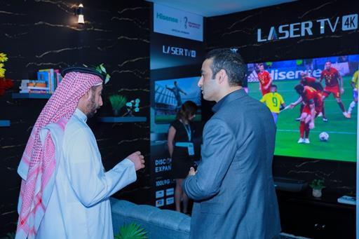迎战卡塔尔世界杯海信多款世界杯定制产品亮相中东最大科技展