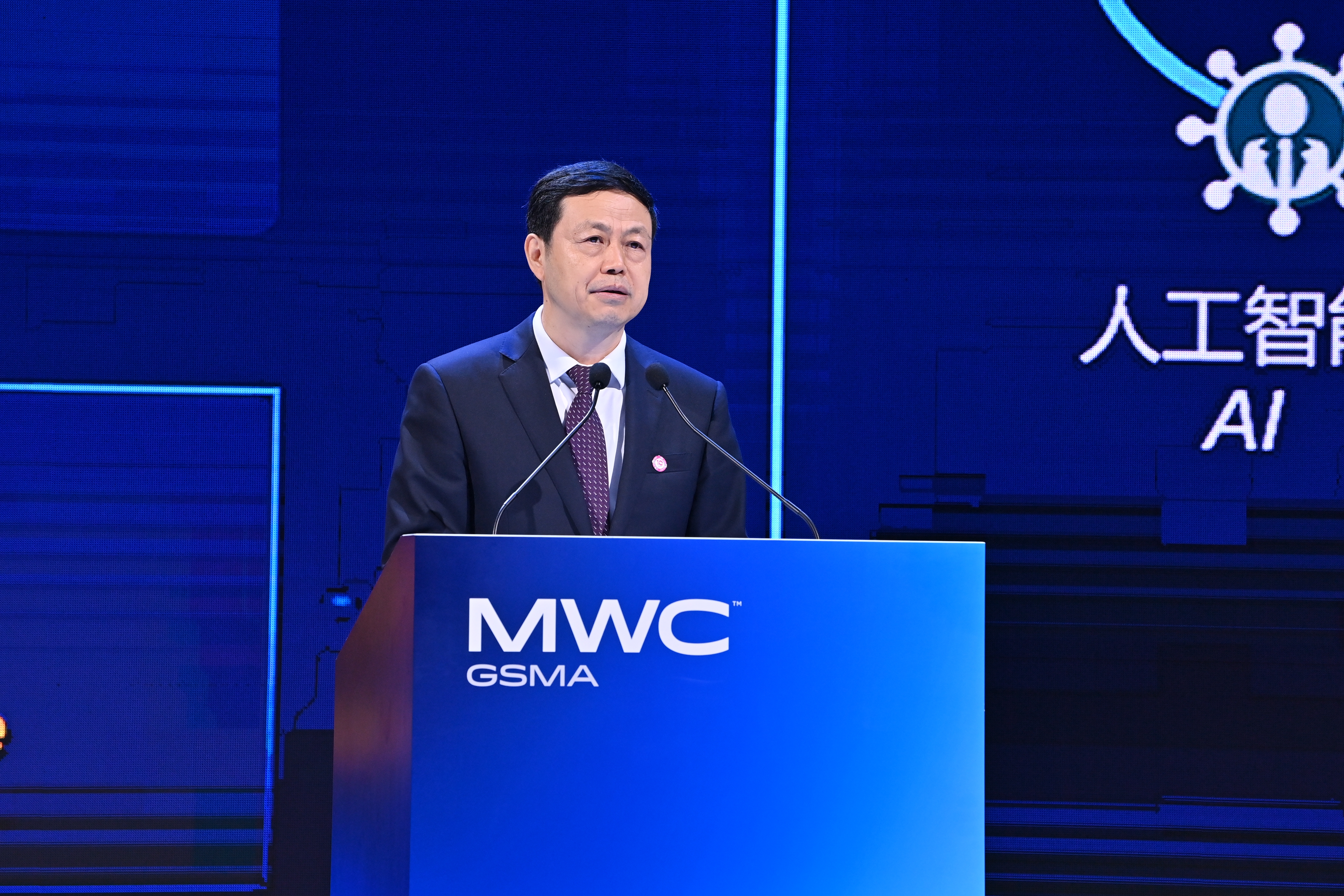 中国移动董事长杨杰：把握科技创新浪潮共谱融合发展新篇